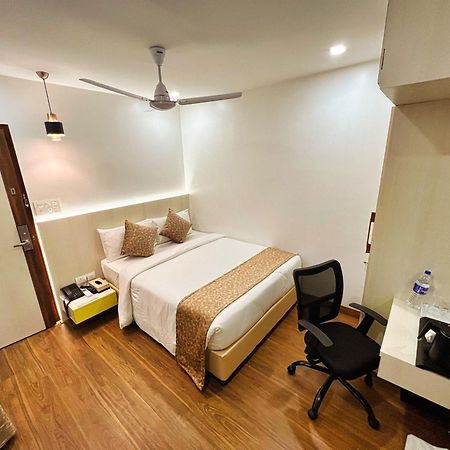 White House By Maxxvalue Service Apartments Bandra Мумбаи Экстерьер фото