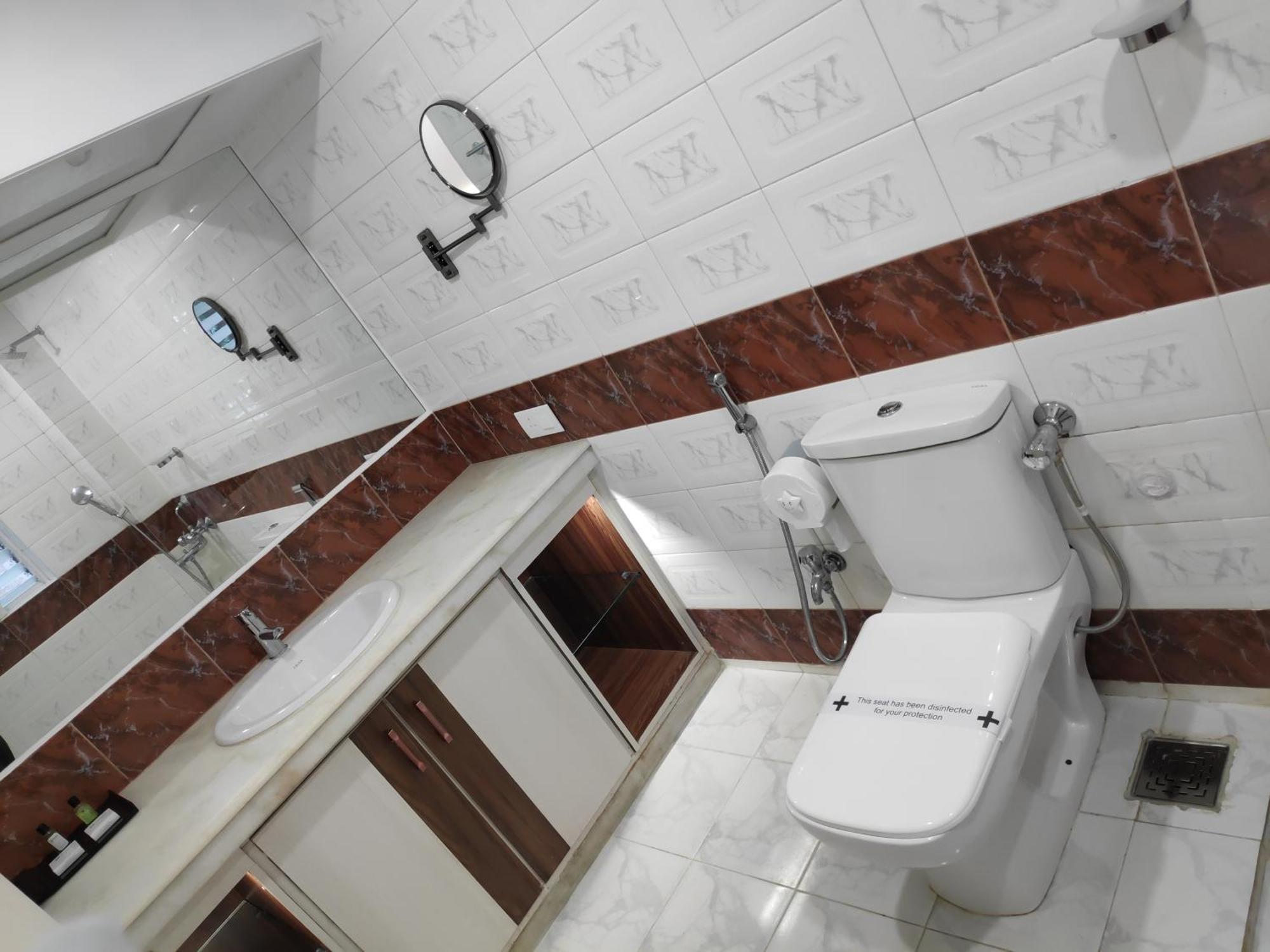 White House By Maxxvalue Service Apartments Bandra Мумбаи Экстерьер фото
