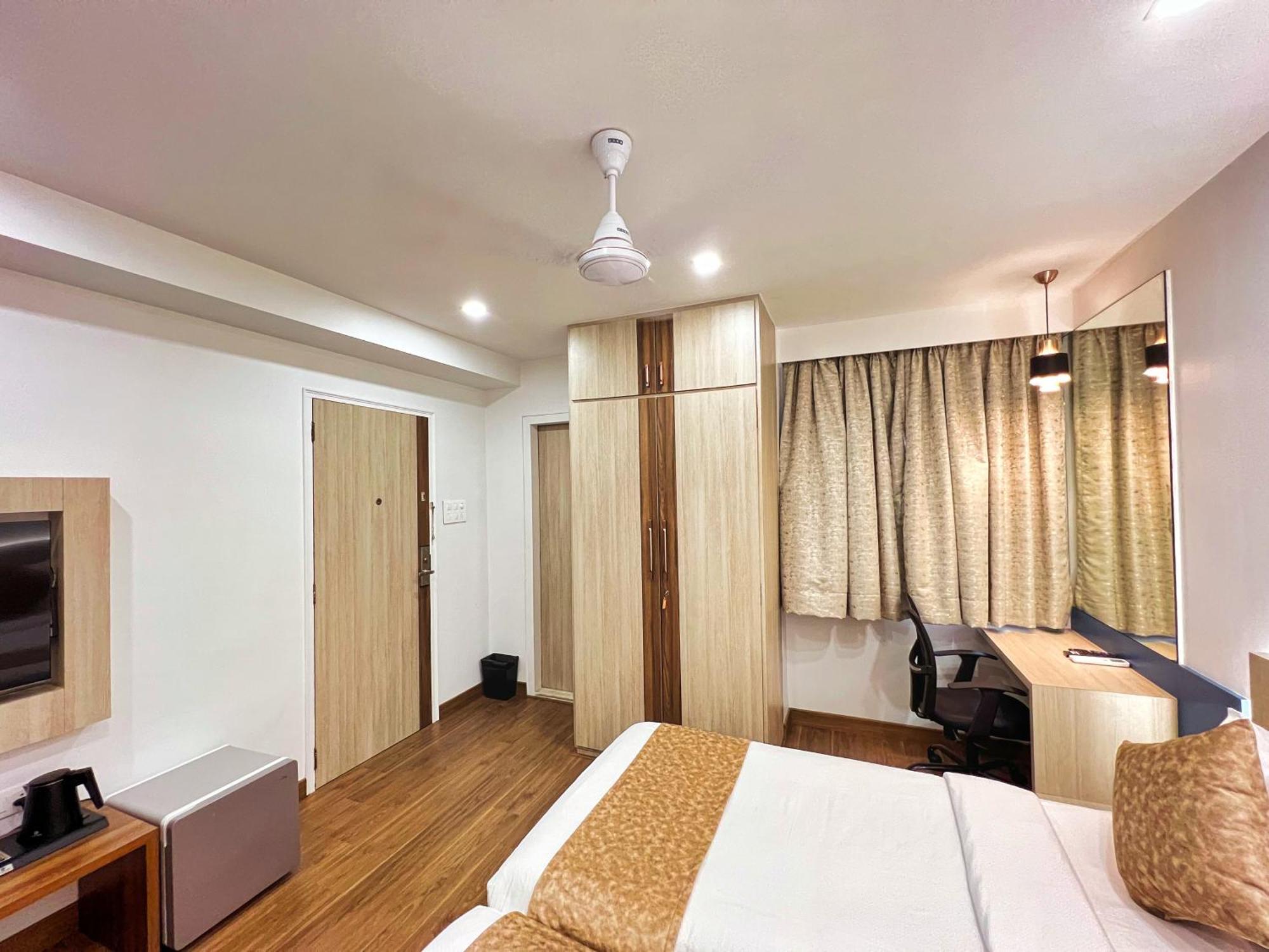 White House By Maxxvalue Service Apartments Bandra Мумбаи Экстерьер фото
