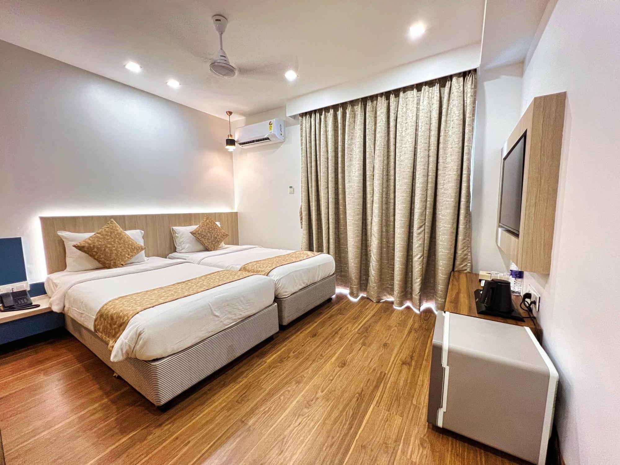 White House By Maxxvalue Service Apartments Bandra Мумбаи Экстерьер фото