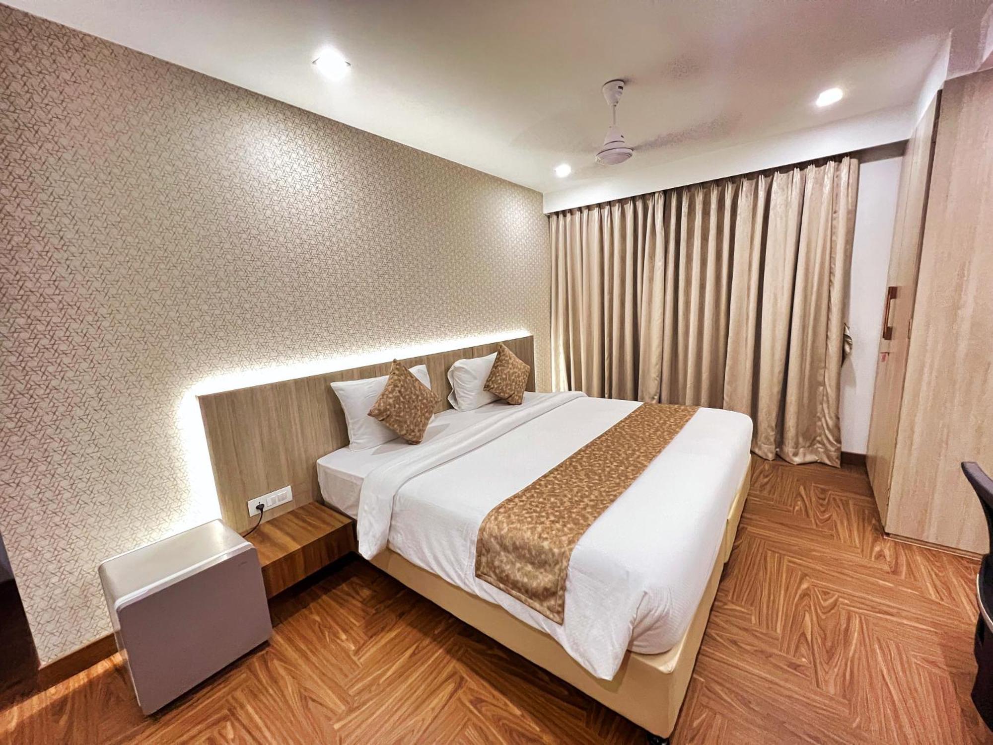 White House By Maxxvalue Service Apartments Bandra Мумбаи Экстерьер фото