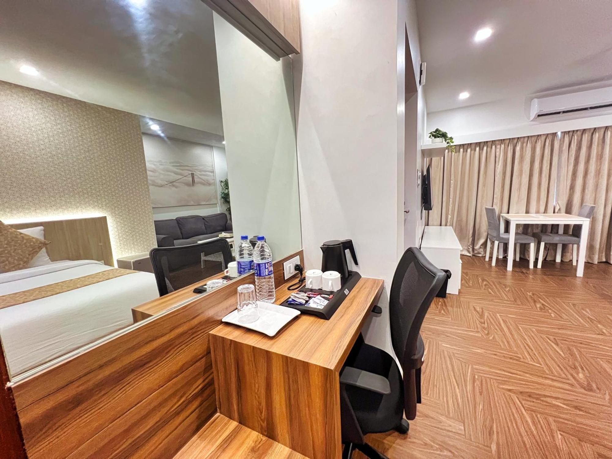 White House By Maxxvalue Service Apartments Bandra Мумбаи Экстерьер фото