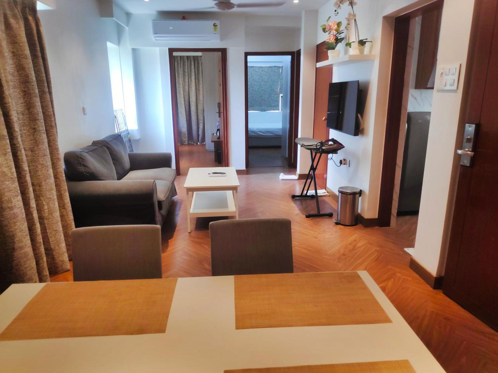 White House By Maxxvalue Service Apartments Bandra Мумбаи Экстерьер фото